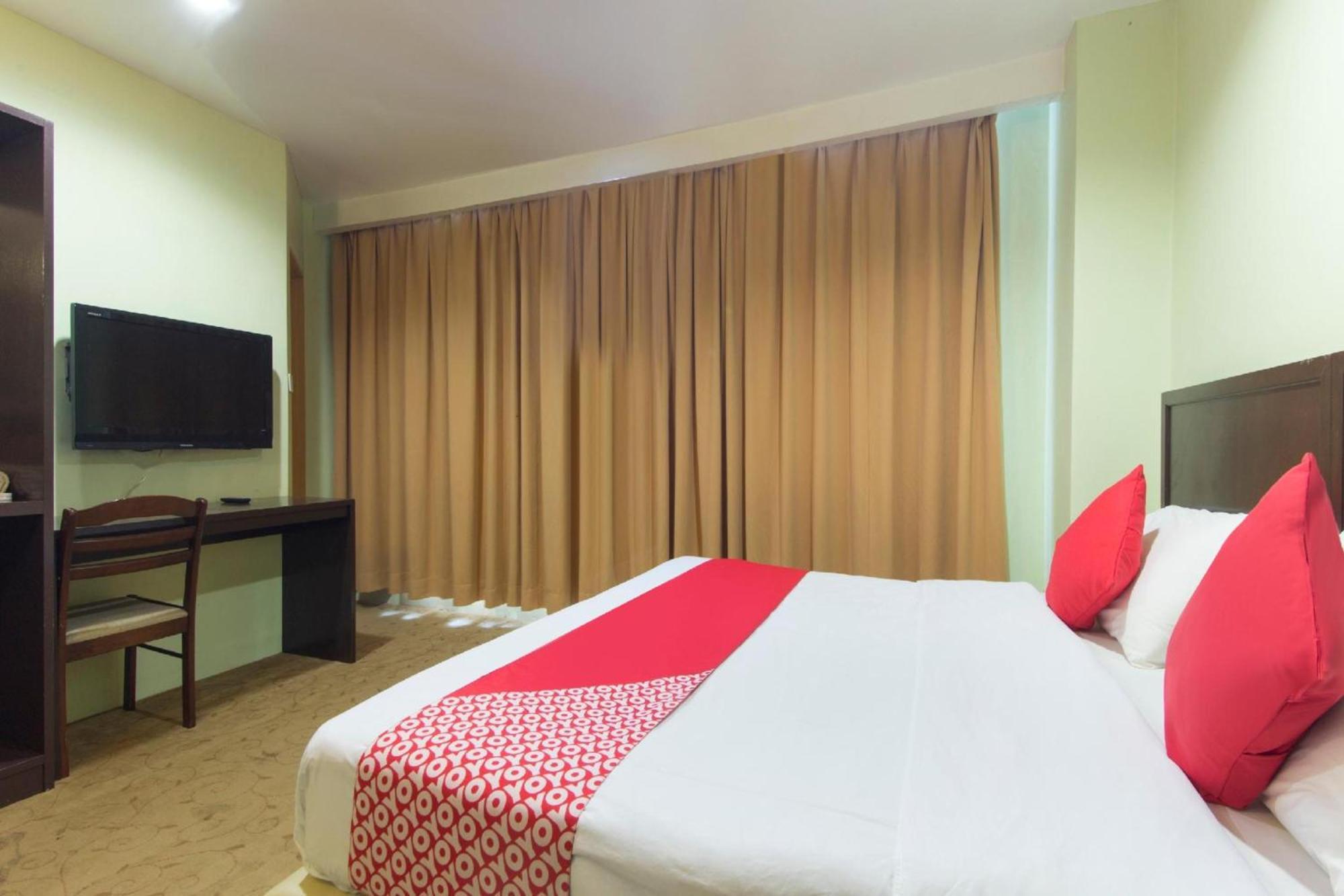 OYO 1102 Amani Hotel Kampong Sungai Ramal Dalam Bagian luar foto