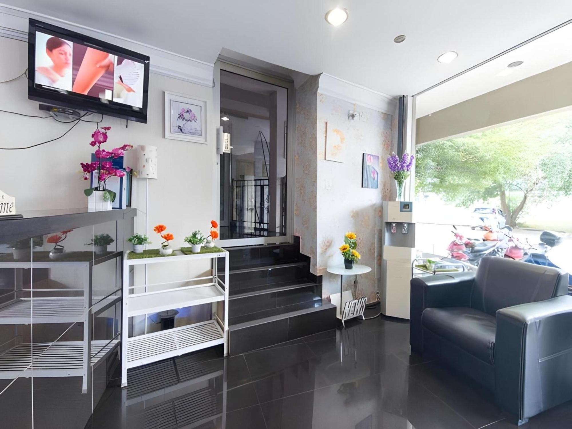 OYO 1102 Amani Hotel Kampong Sungai Ramal Dalam Bagian luar foto